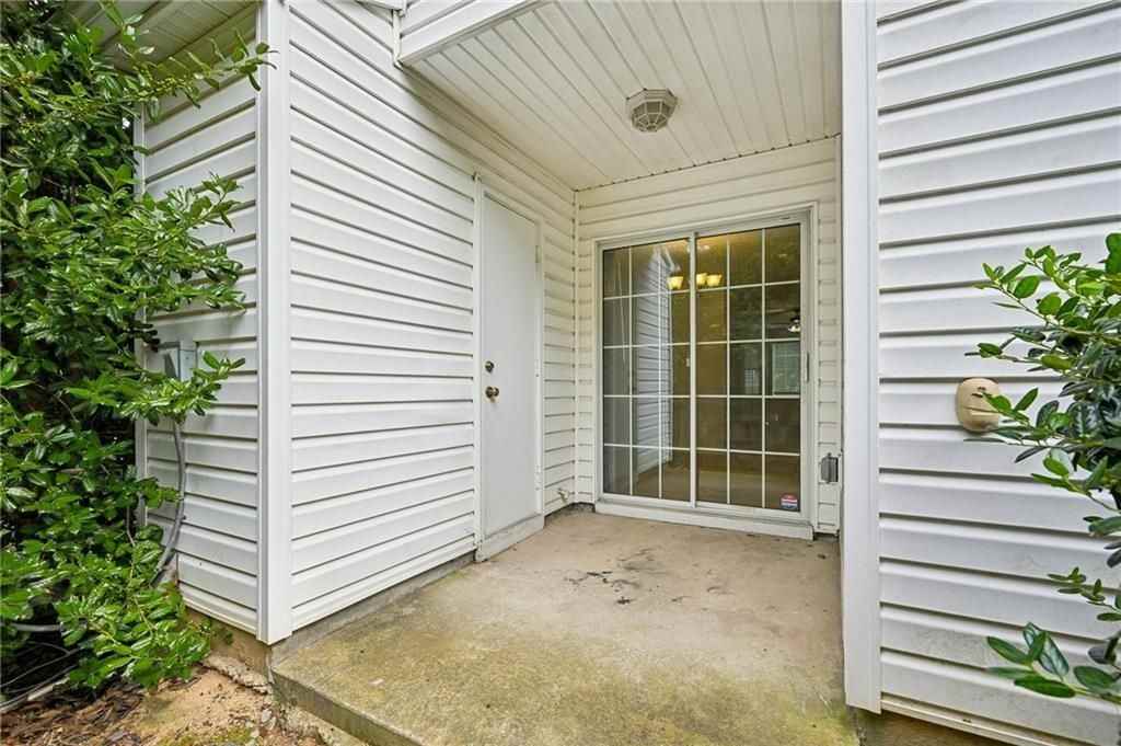 725 Crestwell Cir Sw - Photo 3 of 50
