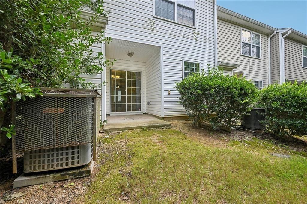 725 Crestwell Cir Sw - Photo 4 of 50