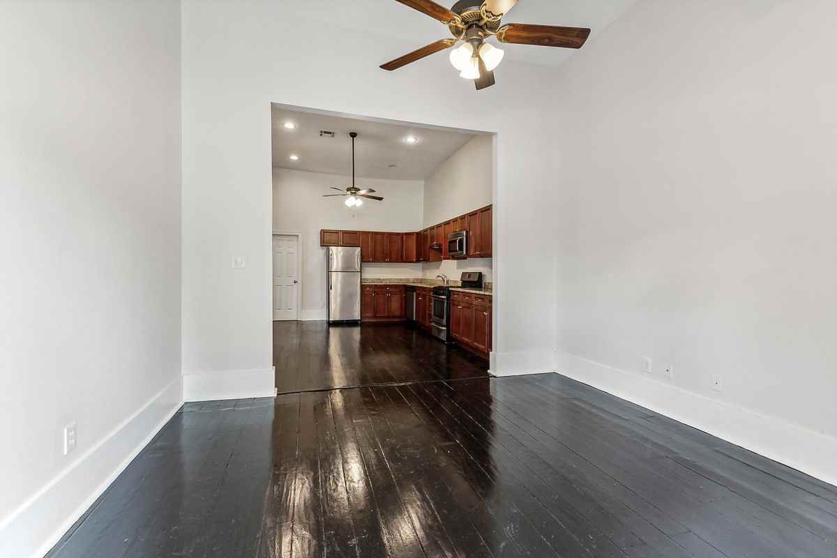 900 Josephine St - Photo 3 of 15