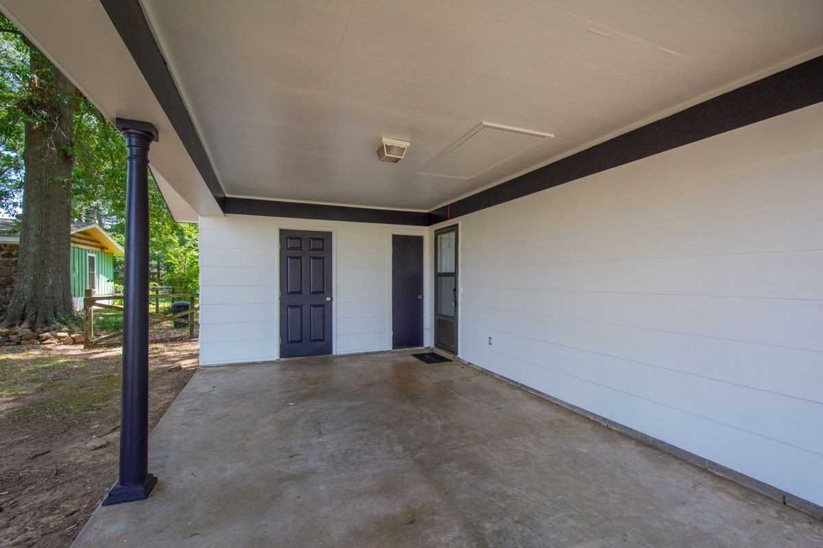 1811 Linda Ln - Photo 6 of 38