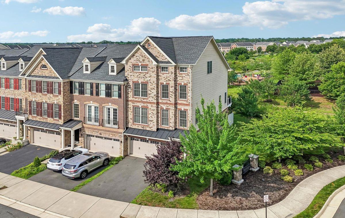 24991 Cambridge Hill Ter - Photo 2 of 48