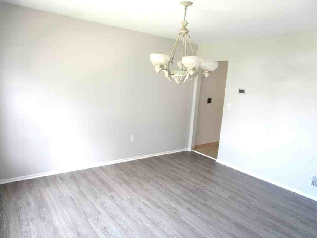 28 Jacob Dr - Photo 7 of 24