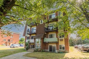 featured image of 1030 Boul De Montarville