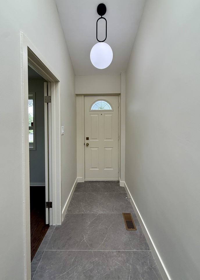 155 Three Valleys Drive - Photo 2 of 39