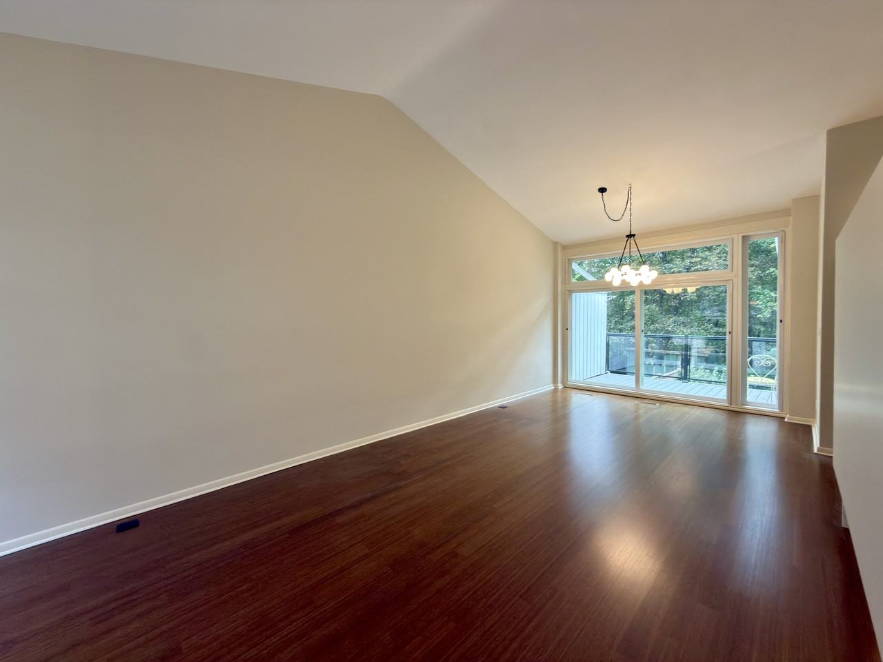 155 Three Valleys Drive - Photo 5 of 39