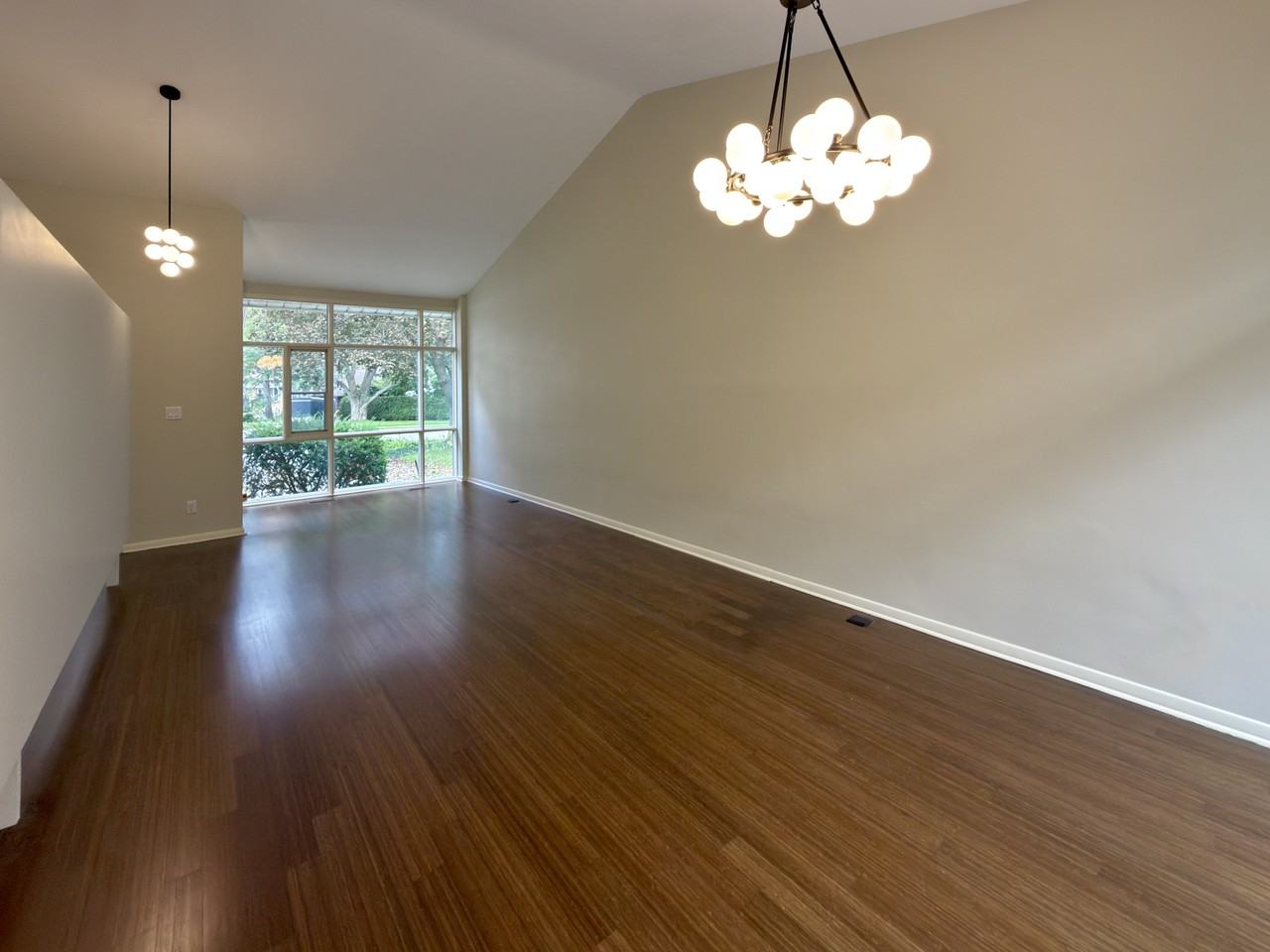 155 Three Valleys Drive - Photo 7 of 39