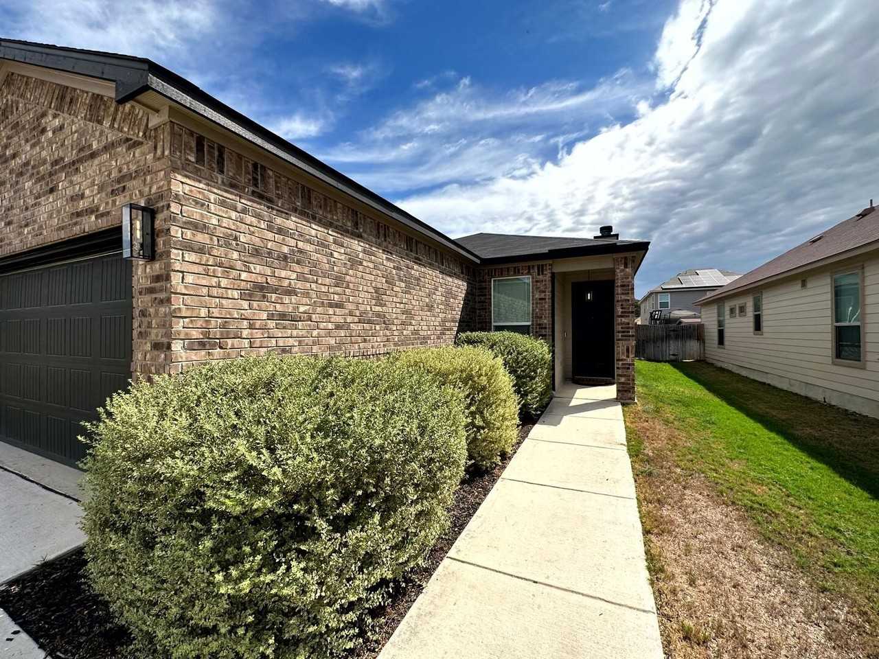 7968 Broussard - Photo 2 of 24