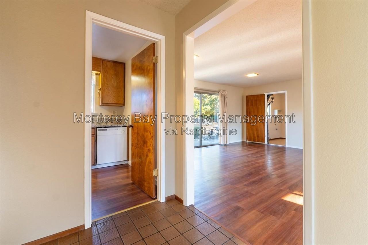 27045 Meadows Rd - Photo 2 of 45