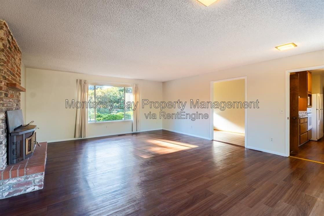 27045 Meadows Rd - Photo 4 of 45