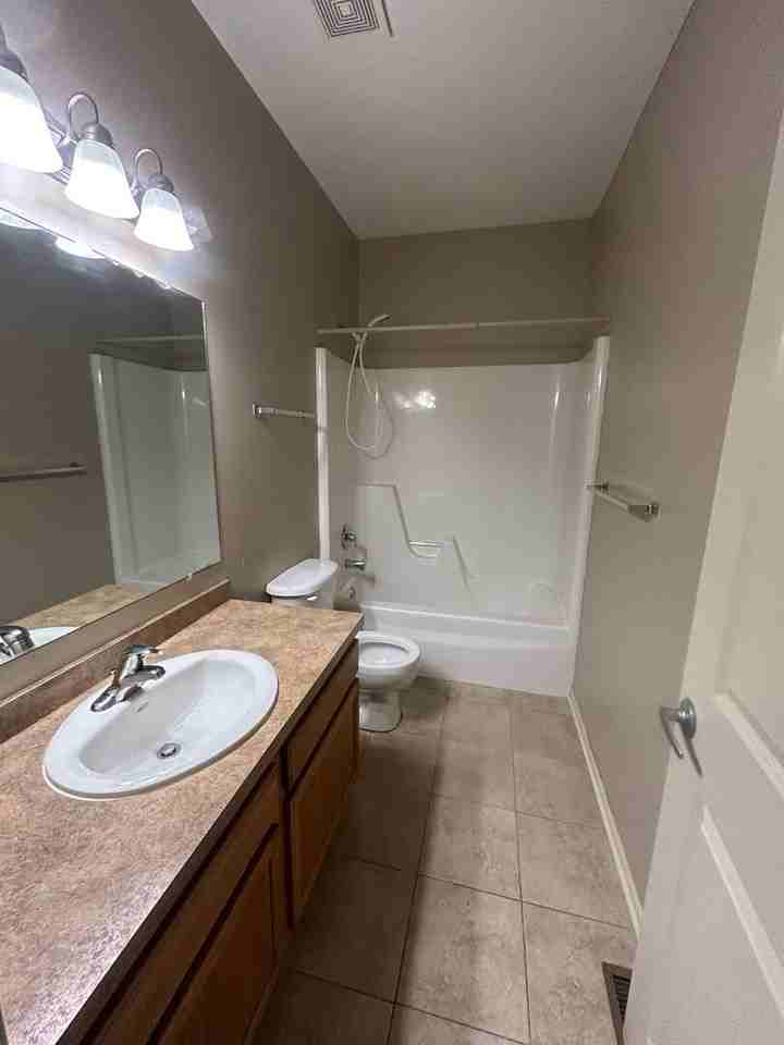 6920 N 15th St - Photo 6 of 17