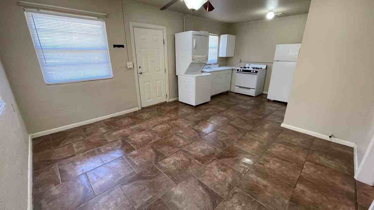 234 1/2 Wilson Ave - Photo 7 of 9