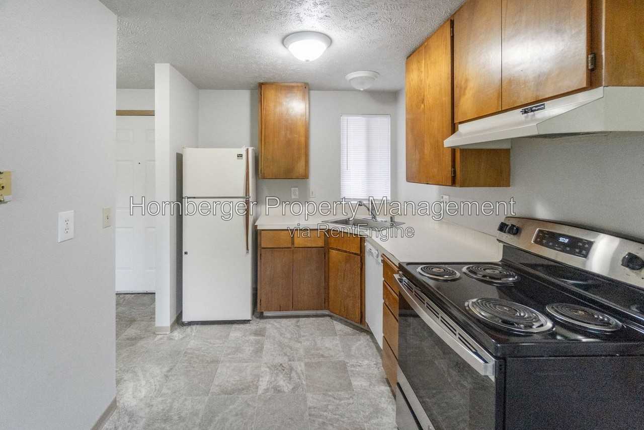 2307 W Cleveland Ave #4 - Photo 2 of 12