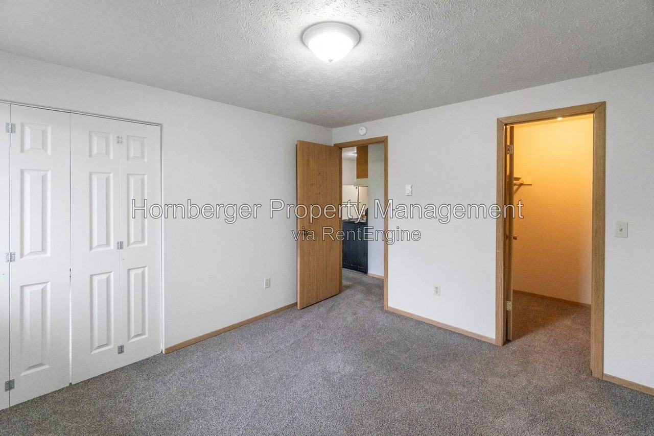 2307 W Cleveland Ave #4 - Photo 7 of 12