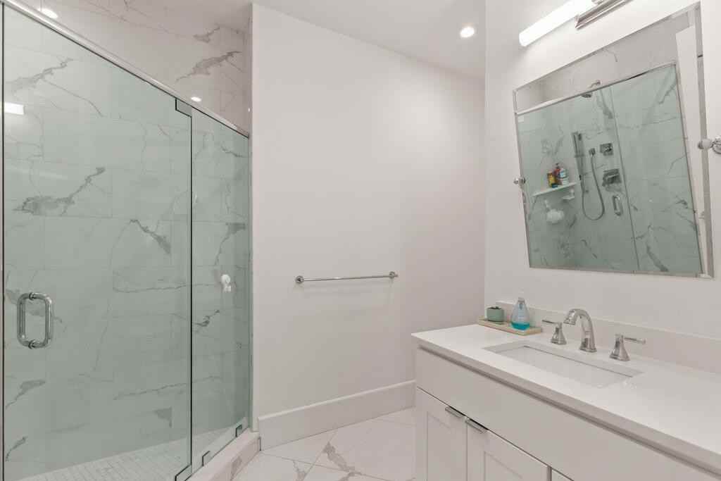 283 Old Colony Ave #3 - Photo 6 of 9