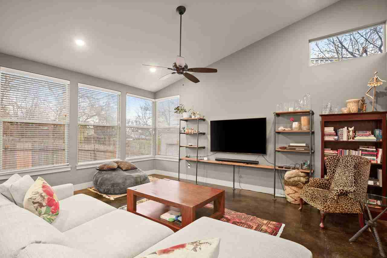 1302 Delano St #A - Photo 3 of 27