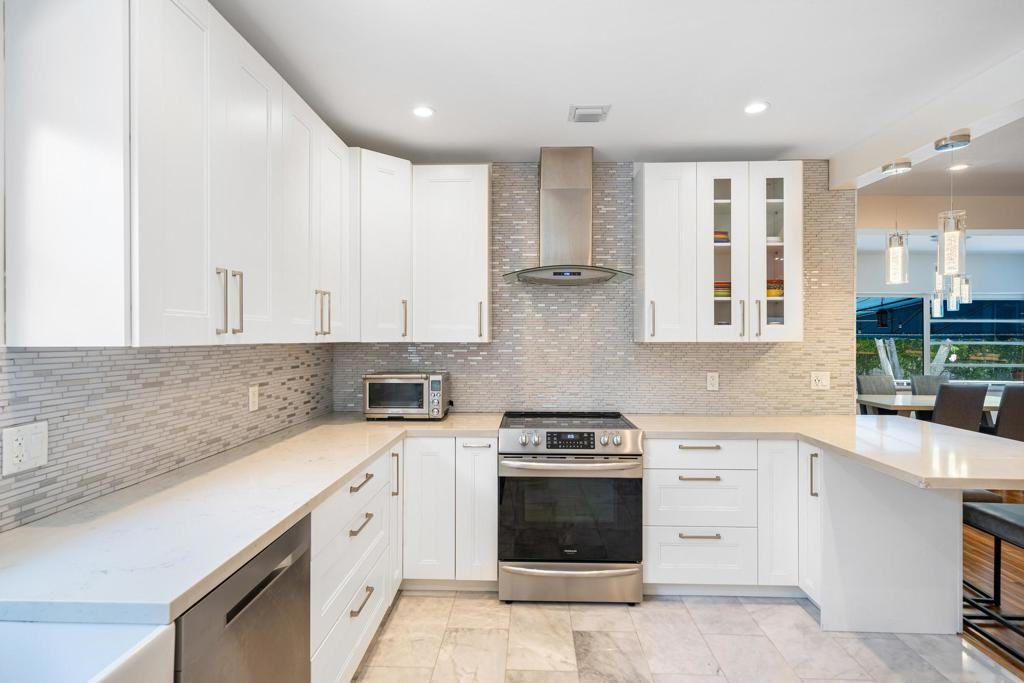 1719 Lenox Ave - Photo 6 of 24