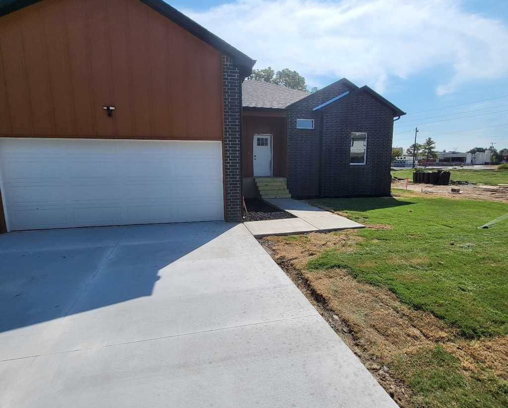 529 S 38th West Ave - Photo 3 of 19