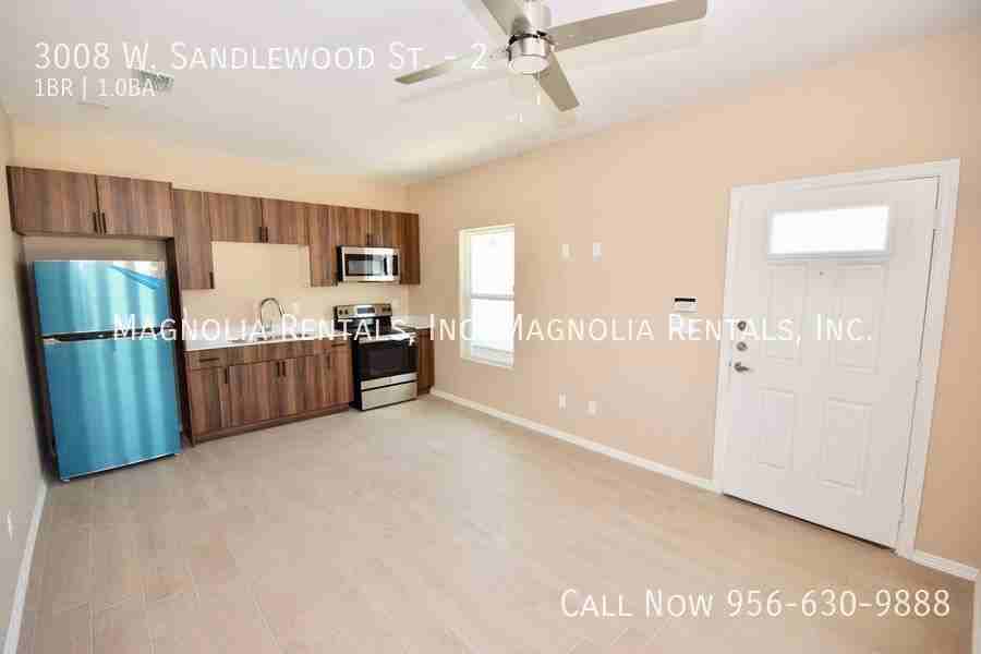 3008 W Sandlewood St #2 - Photo 5 of 9
