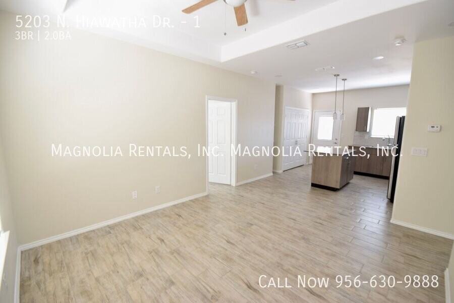 5203 N Hiawatha Dr #1 - Photo 4 of 16