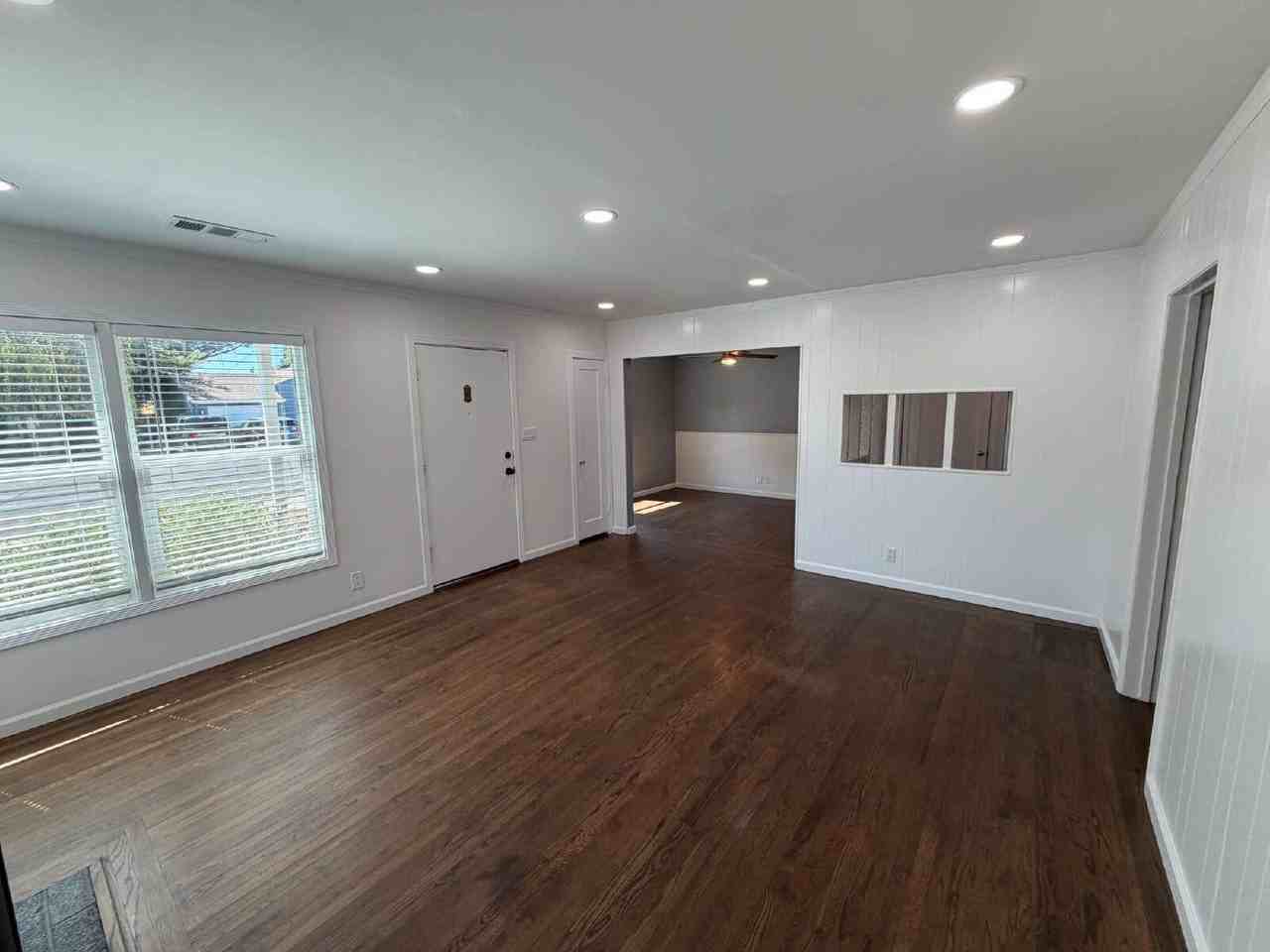 2261 Hickory Dr - Photo 5 of 25