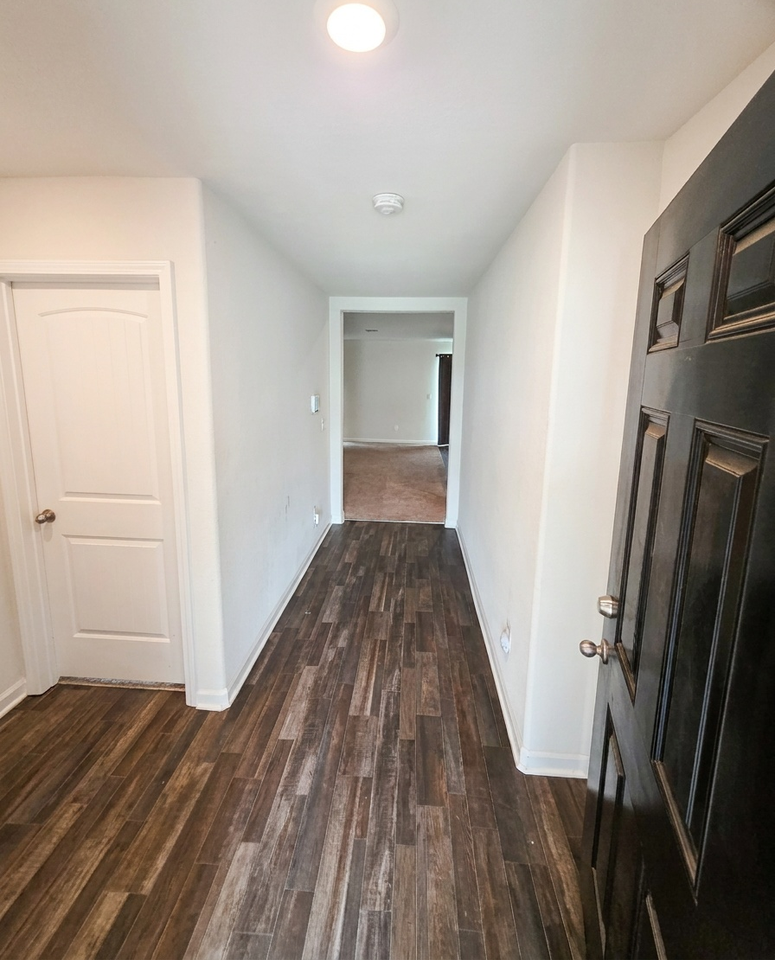 218 Sundew Rd - Photo 2 of 17