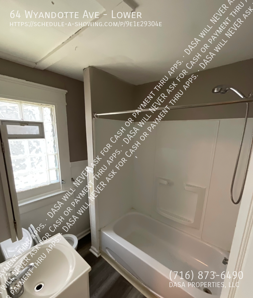64 Wyandotte Ave - Photo 7 of 10