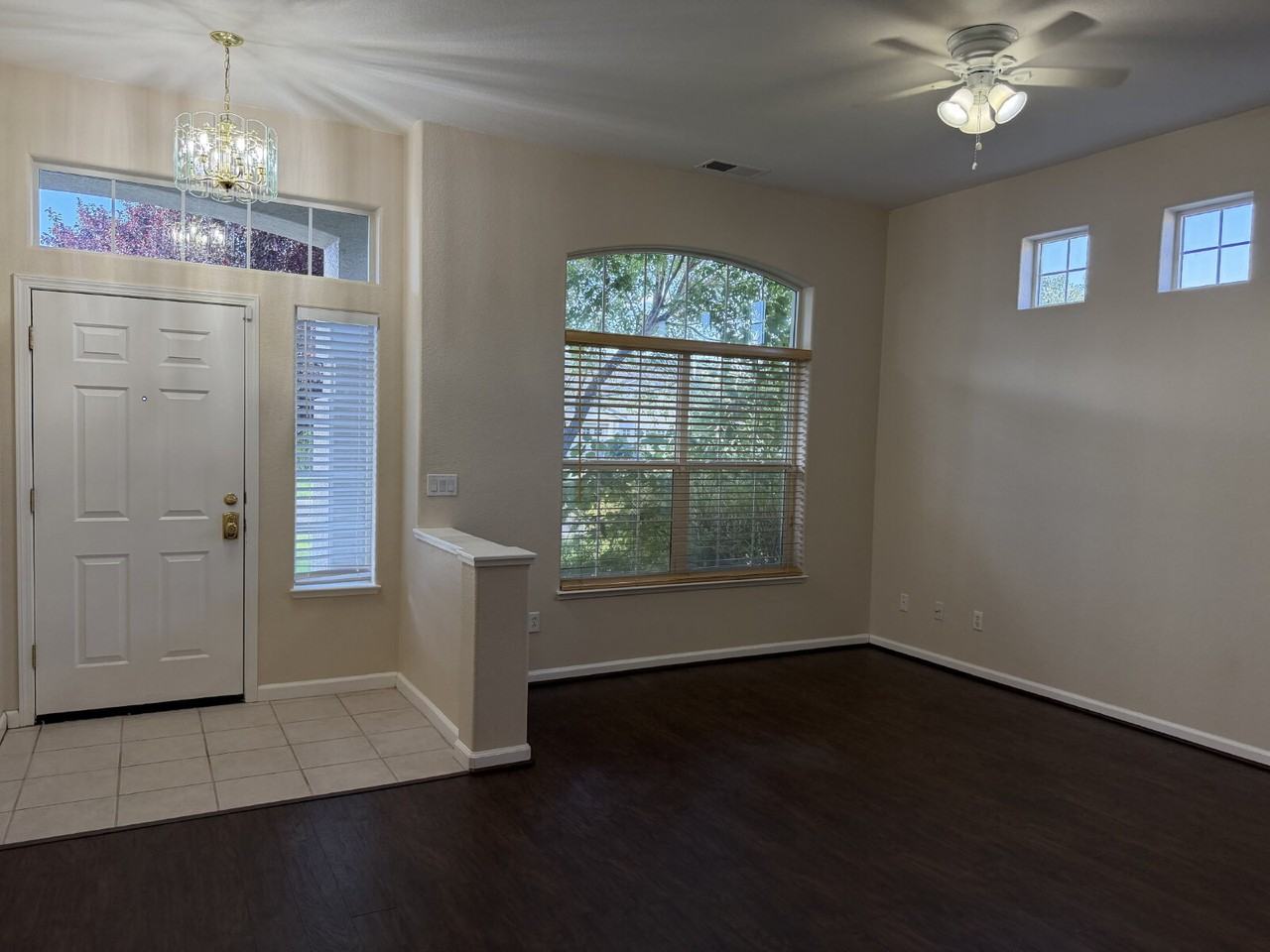 1820 Arboleda Ct - Photo 3 of 23