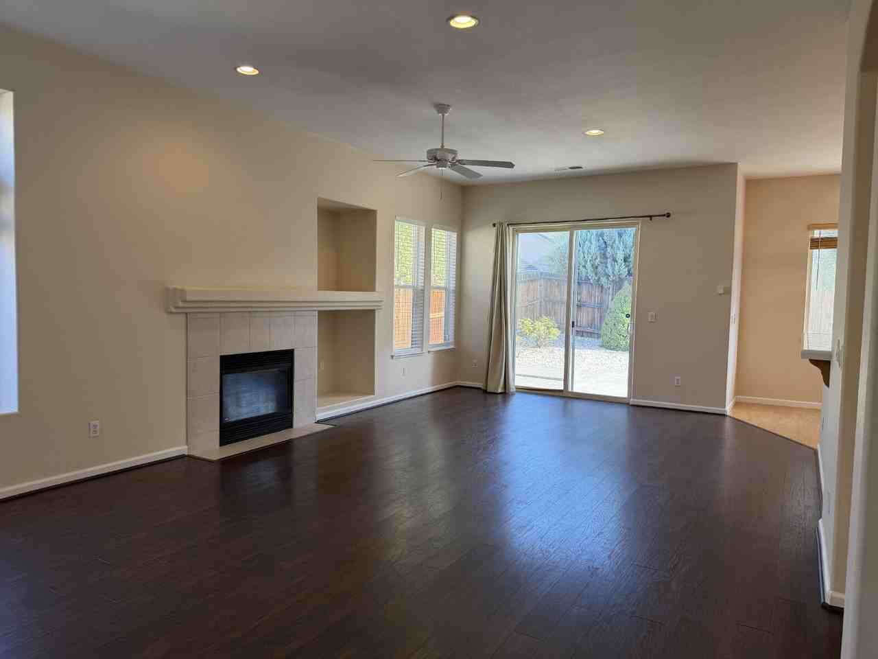 1820 Arboleda Ct - Photo 4 of 23