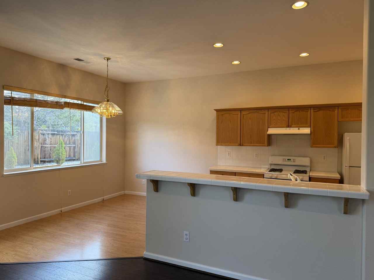 1820 Arboleda Ct - Photo 6 of 23