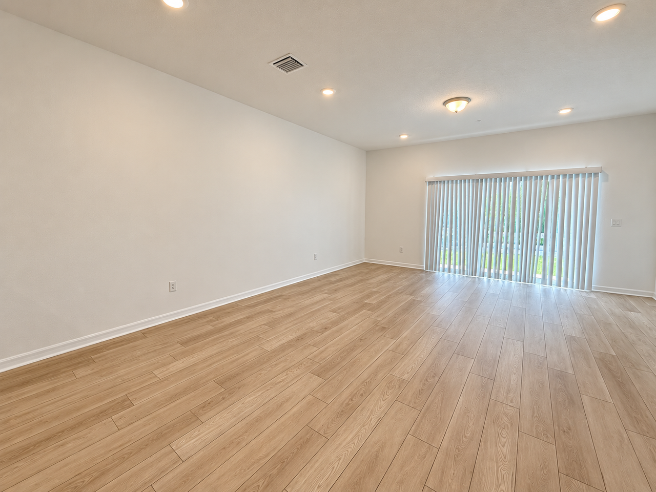 4419 Jetty Ln Ne - Photo 4 of 13