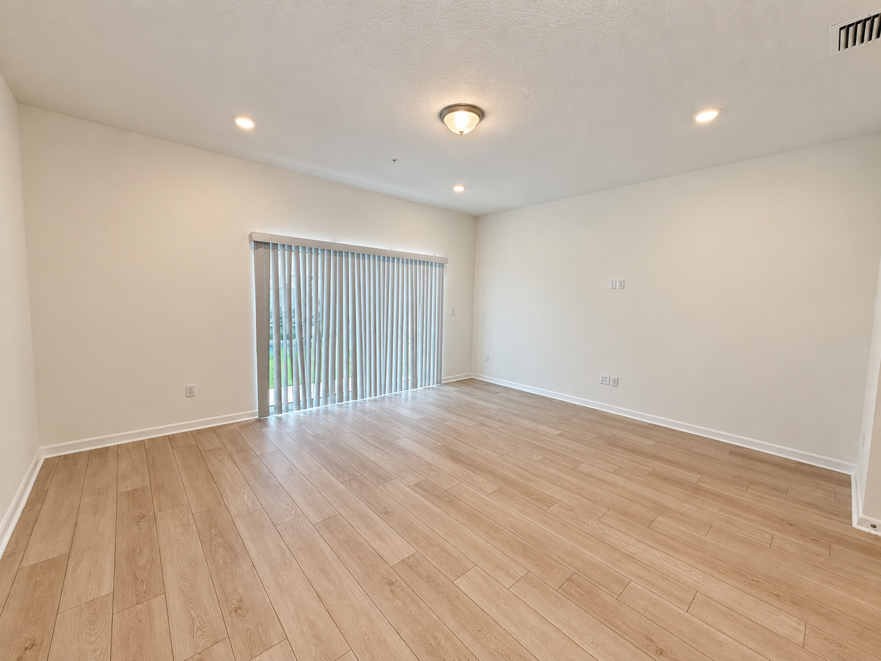 4419 Jetty Ln Ne - Photo 5 of 13