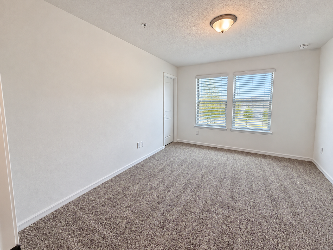 4419 Jetty Ln Ne - Photo 6 of 13