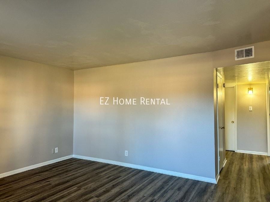 2102 5th Ave N - Photo 3 of 14