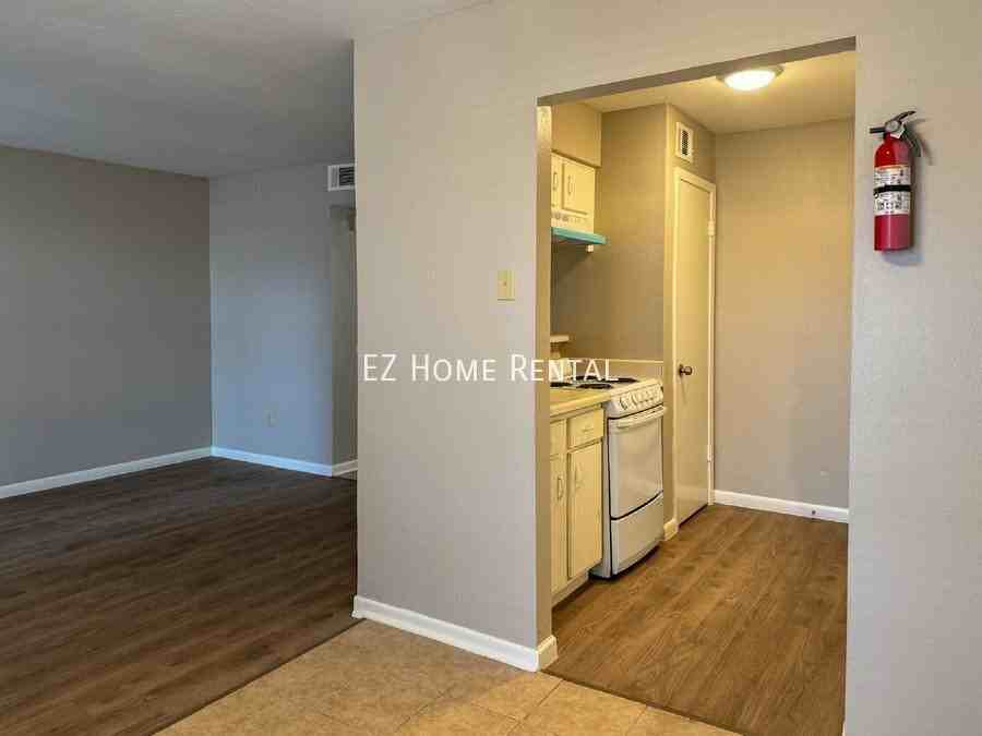 2101 6th Ave N - Photo 4 of 17