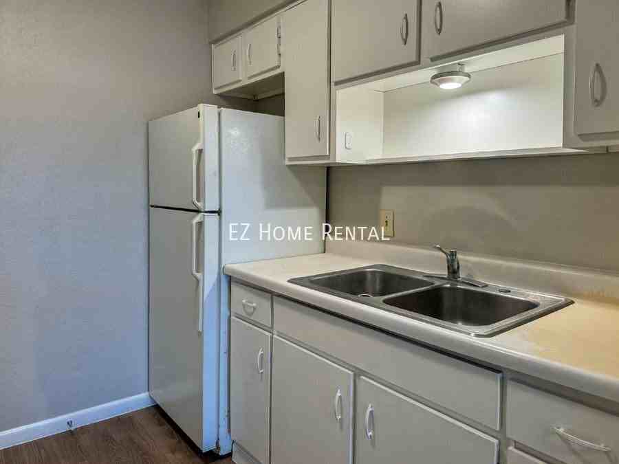 2101 6th Ave N - Photo 5 of 17