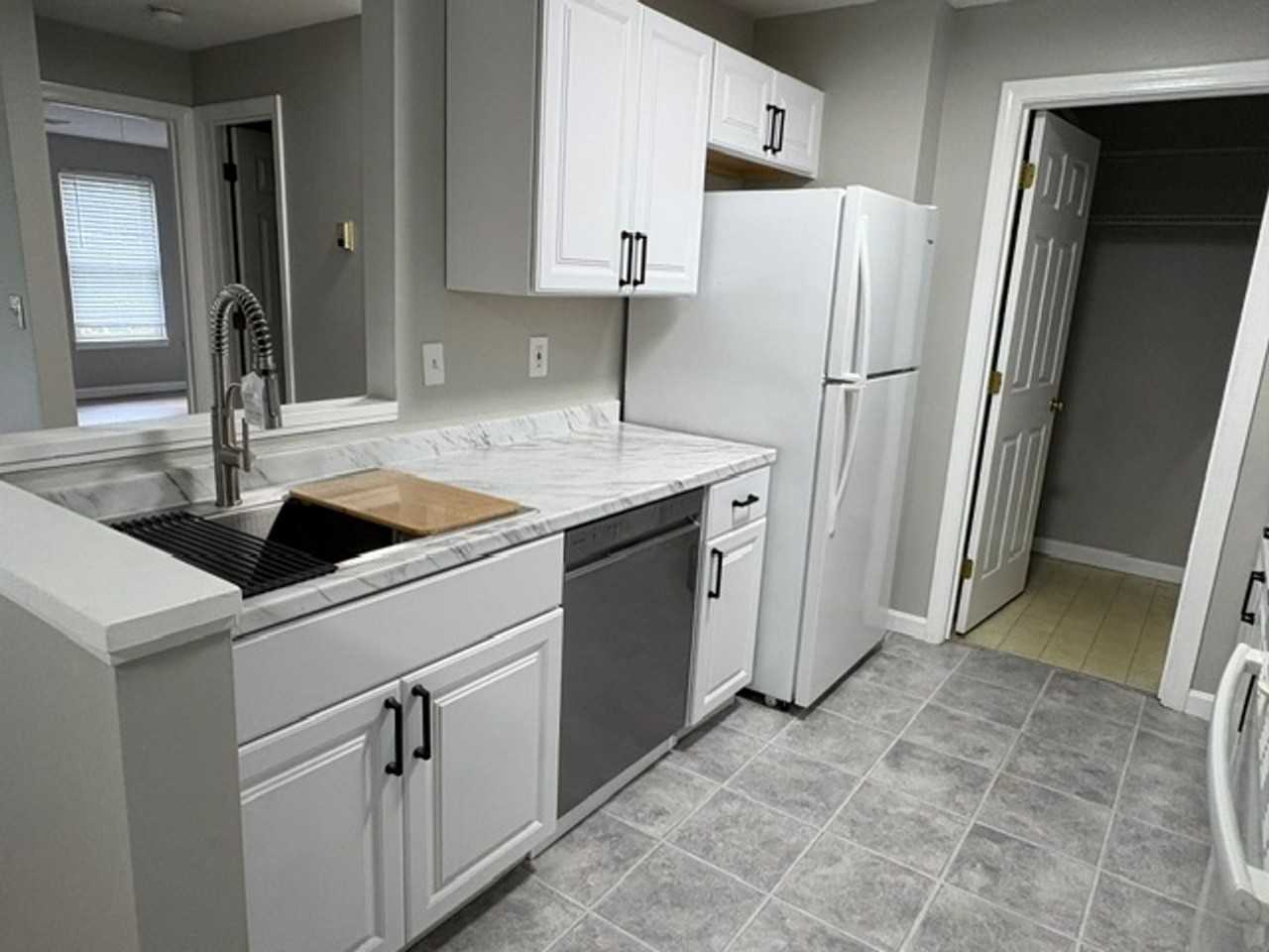 15 Windsor Court - 15 Windsor Court #I - Photo 3 of 46