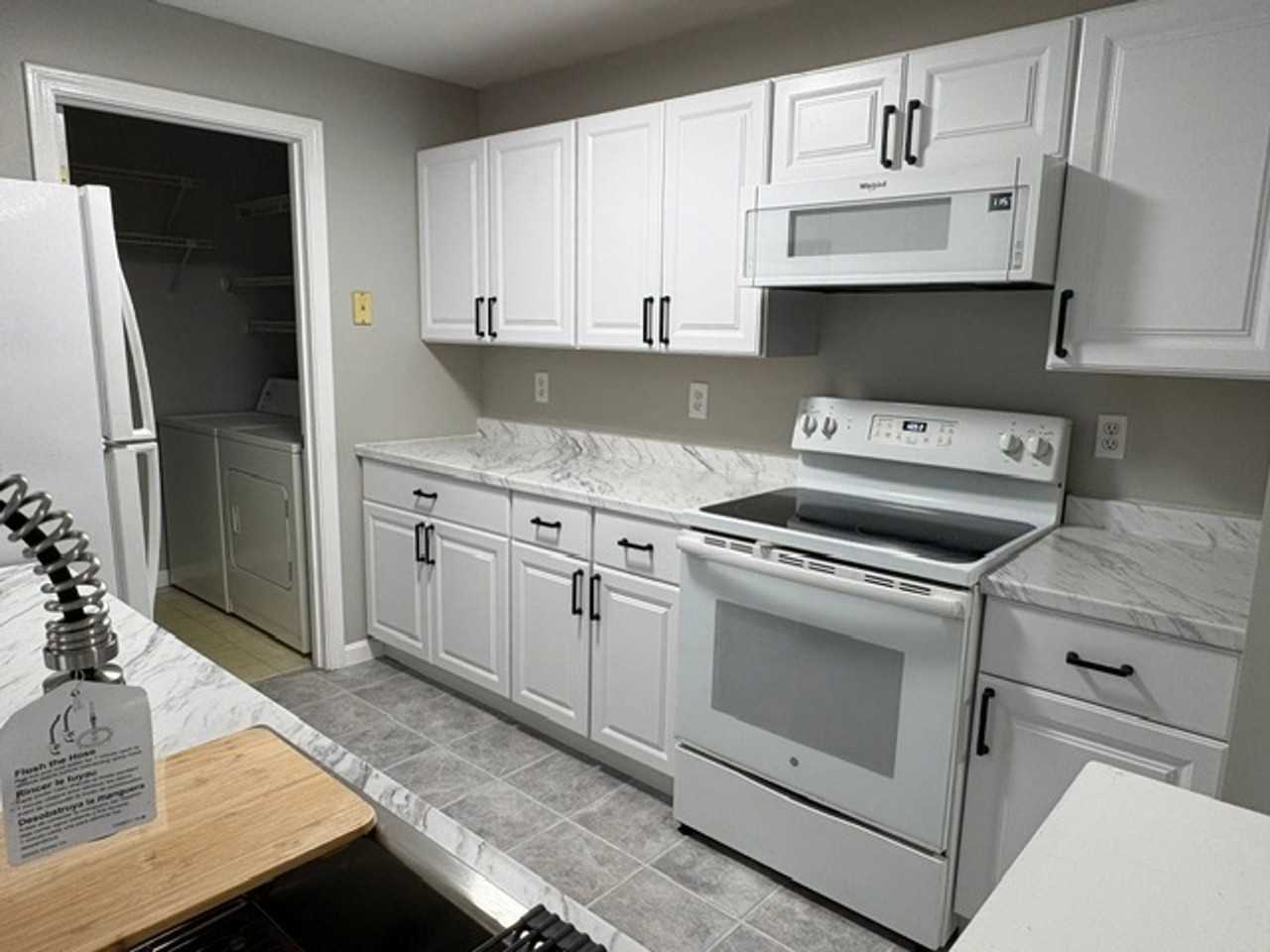 15 Windsor Court - 15 Windsor Court #I - Photo 4 of 46