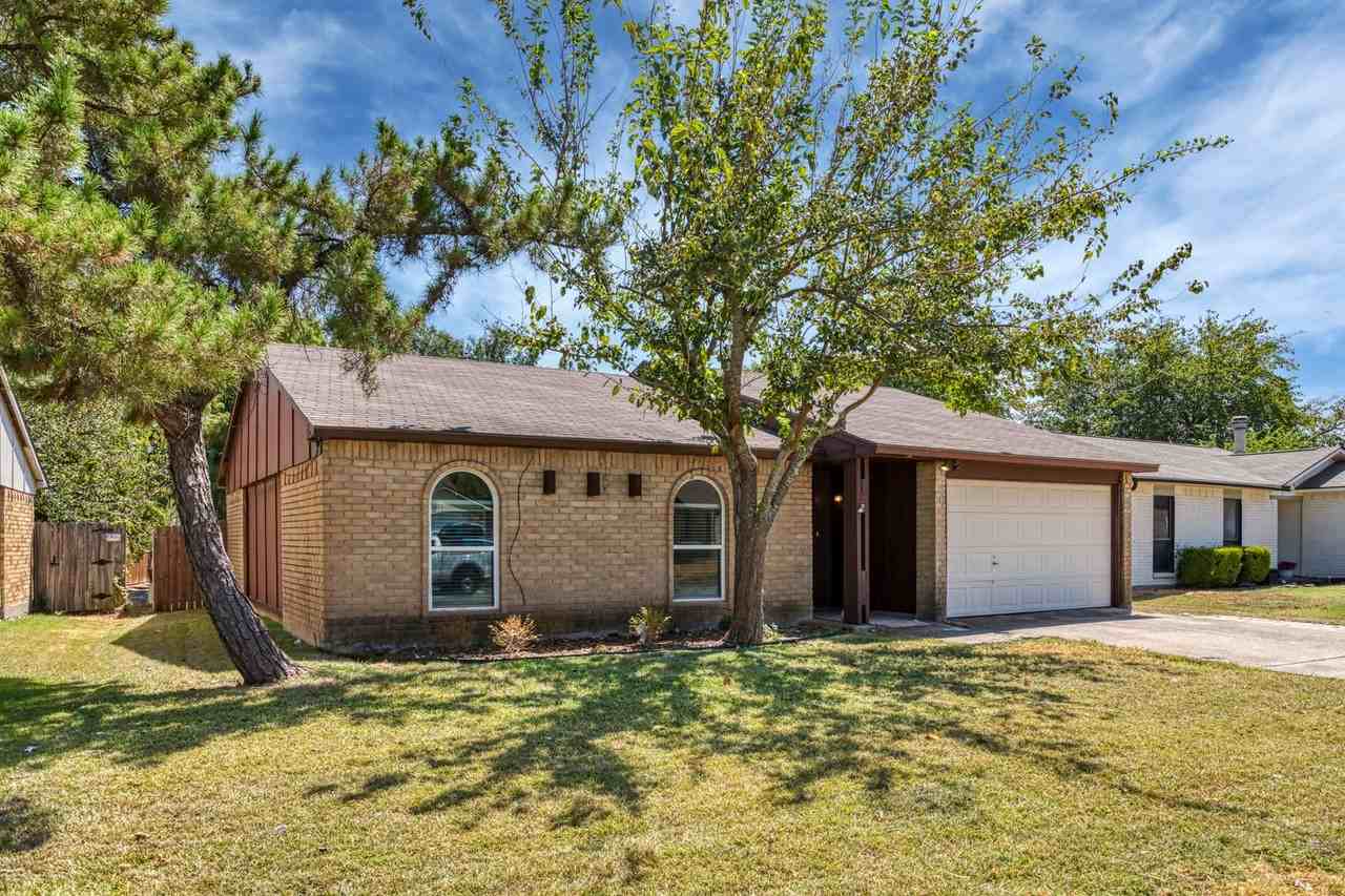 722 Circle Cove Dr - Photo 2 of 26
