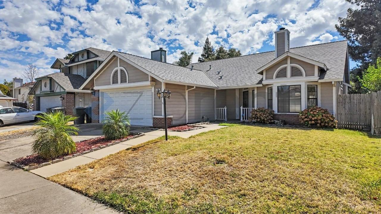 8818 Somershire Way - Photo 4 of 50