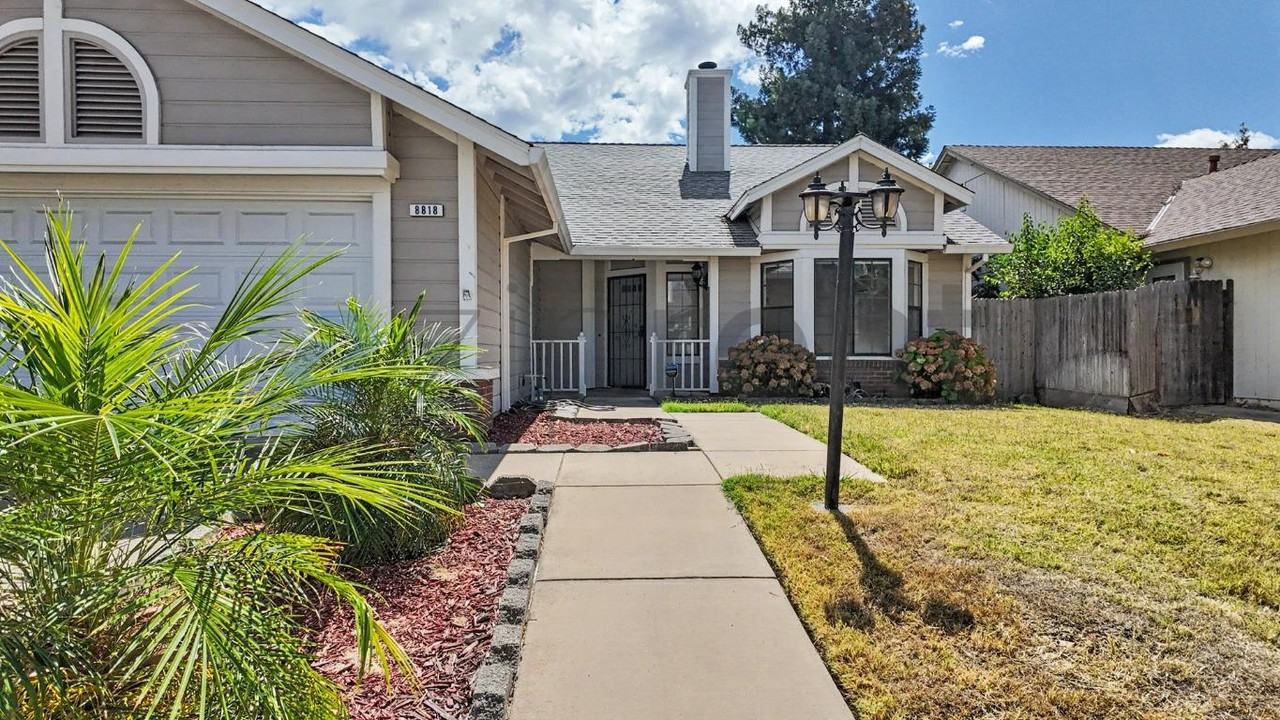 8818 Somershire Way - Photo 5 of 50