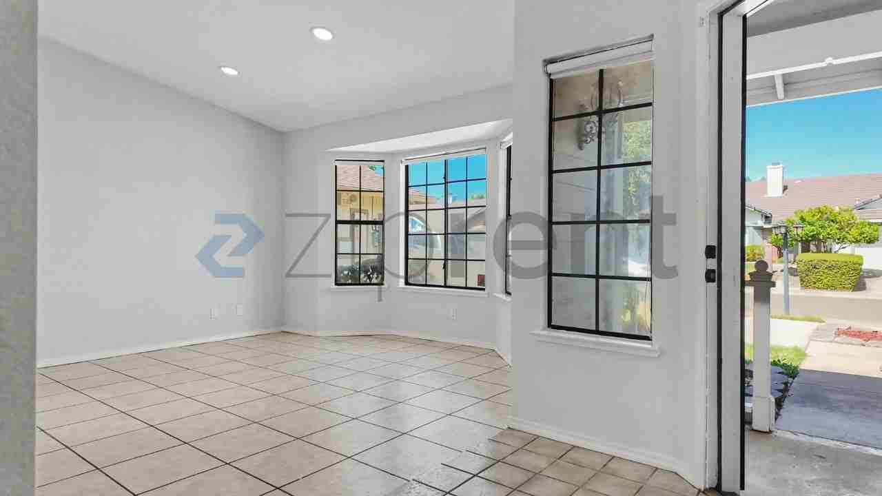 8818 Somershire Way - Photo 7 of 50