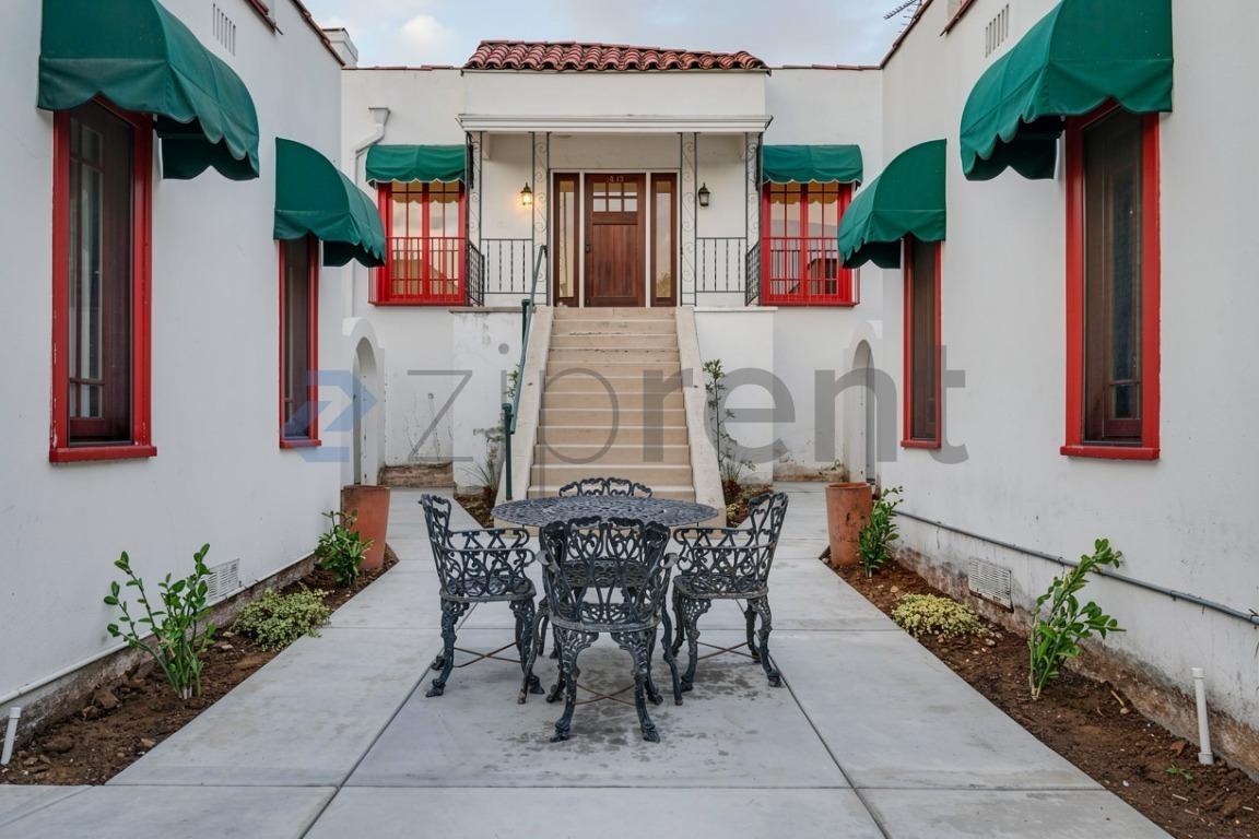 1813 Effie St - Photo 2 of 37