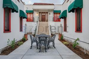featured image of 1813 Effie St
