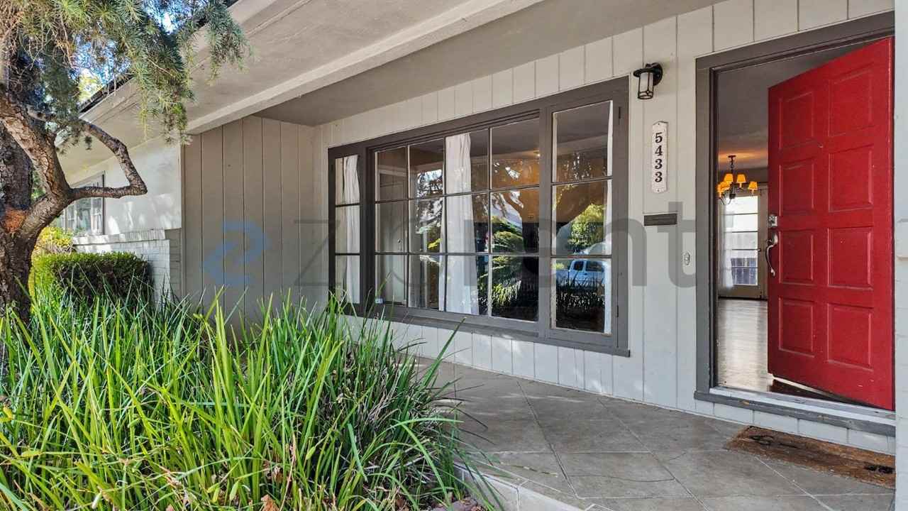 5433 T St - Photo 6 of 47