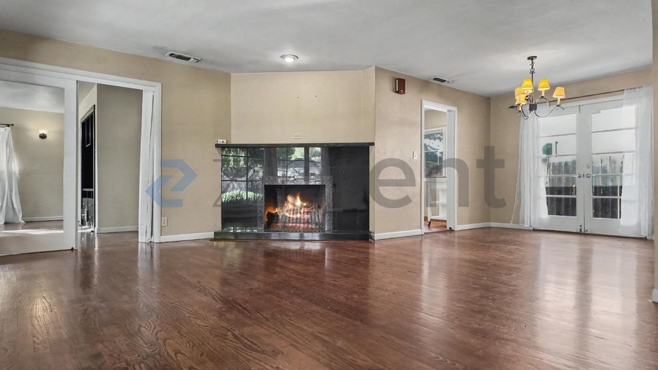 5433 T St - Photo 7 of 47