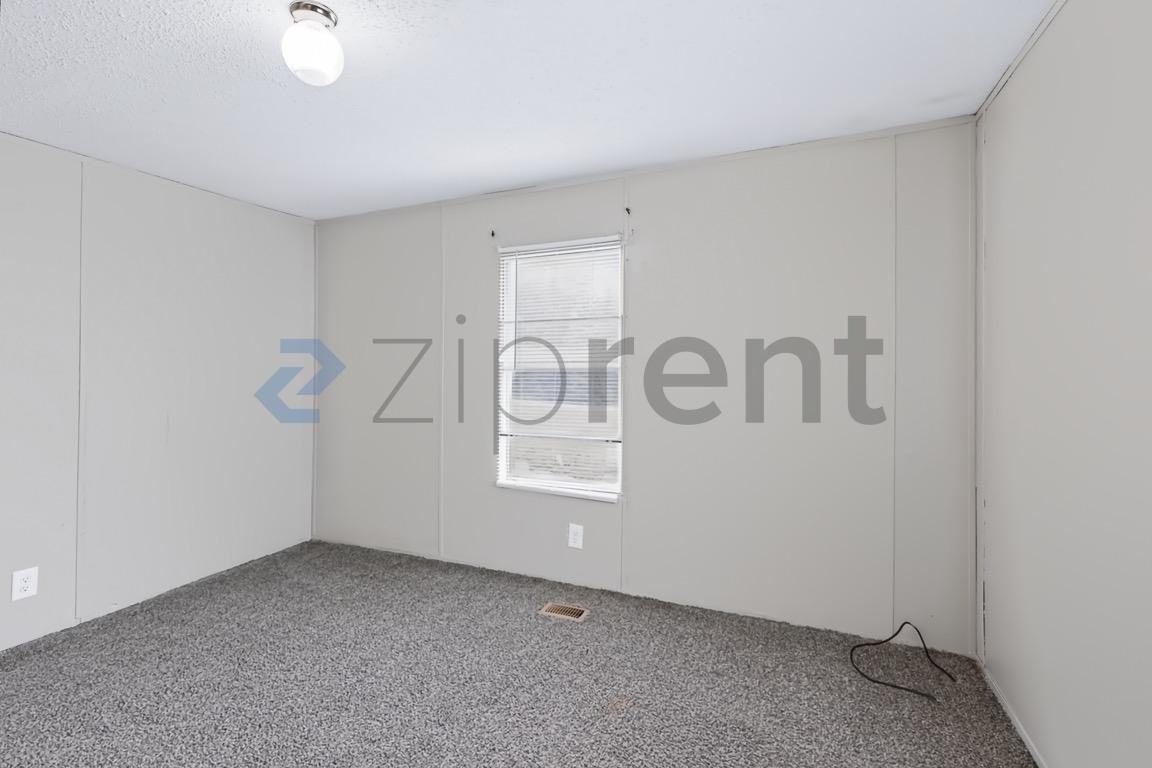 1112 Armadillo Dr - Photo 6 of 17