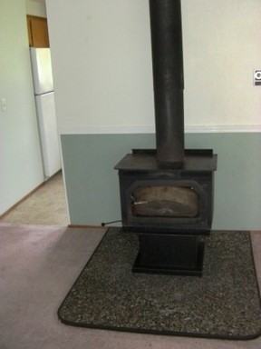 943 Burroughs Ave - Photo 2 of 5