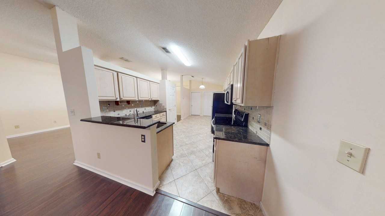 1120 Andrea Way - Photo 4 of 35