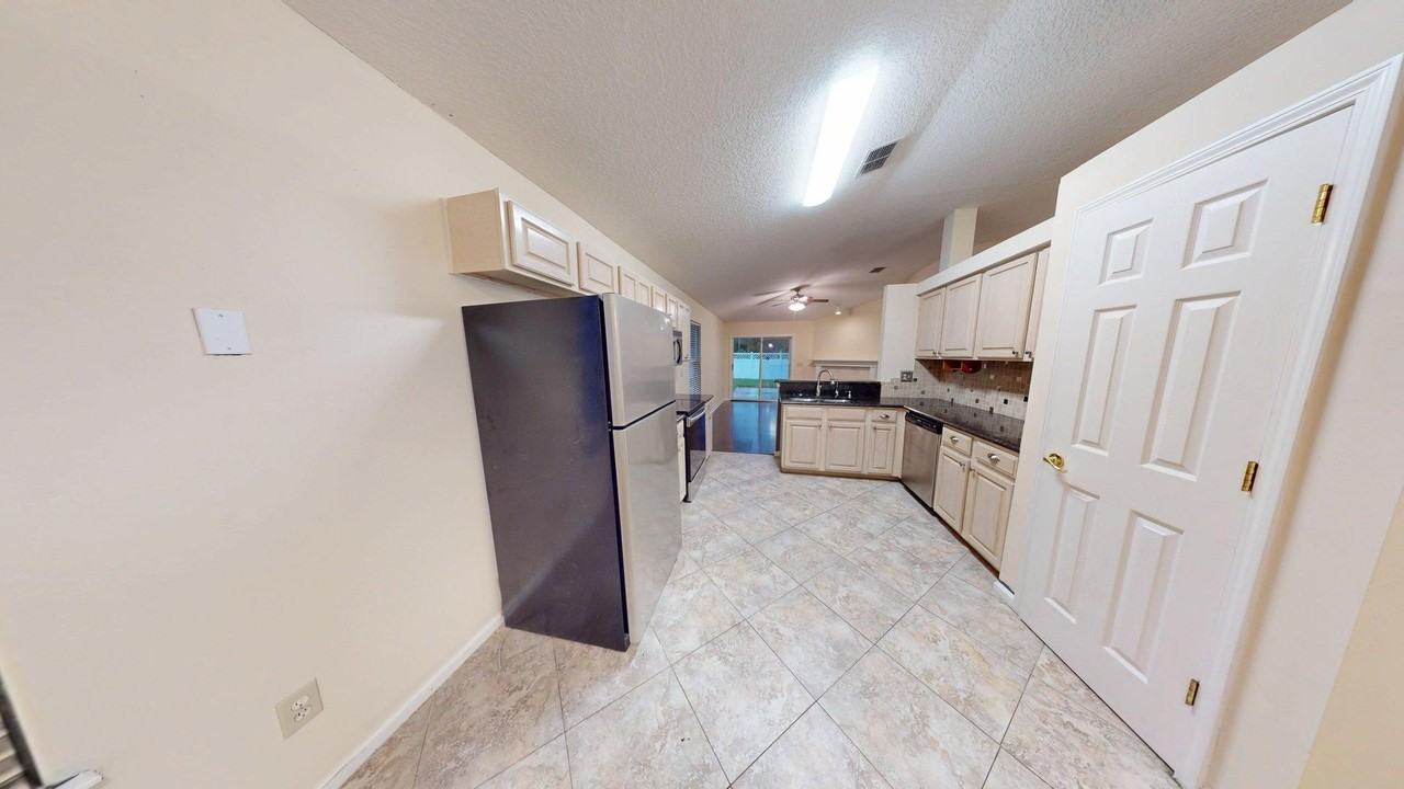 1120 Andrea Way - Photo 7 of 35
