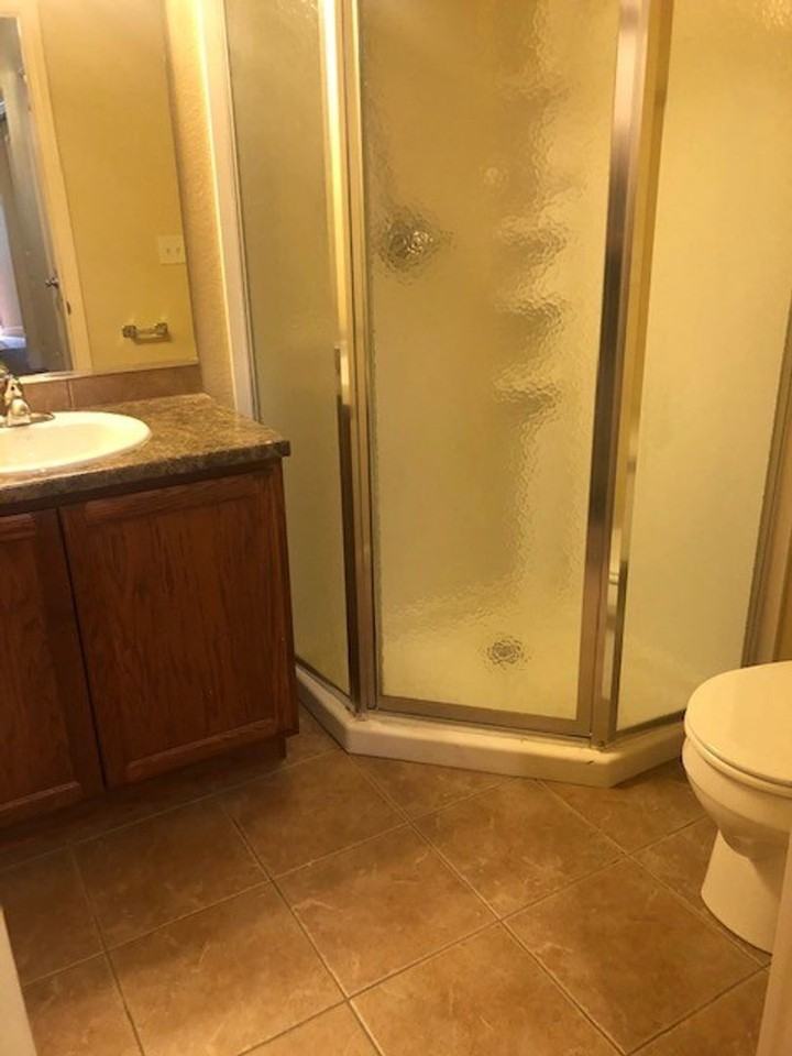 636 S Jackson St - Photo 3 of 9